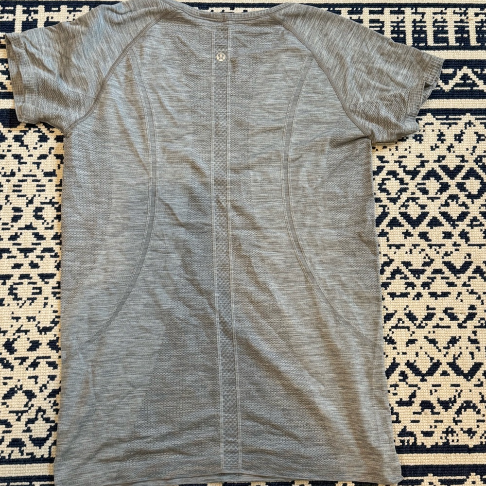 Lululemon athletic workout top